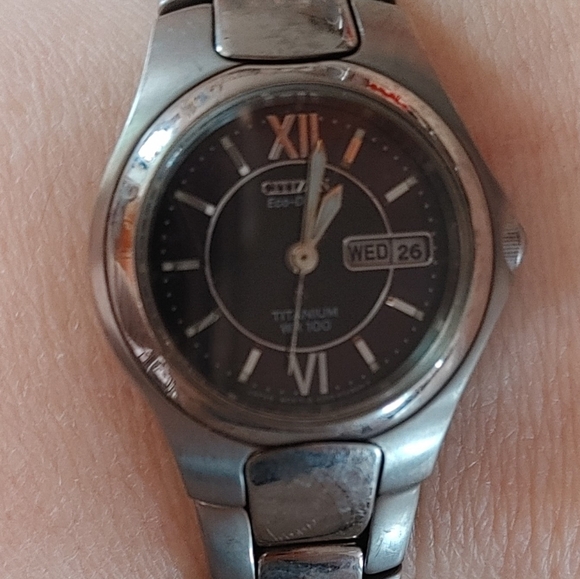 Citizen Eco-drive - Picture 3 of 5